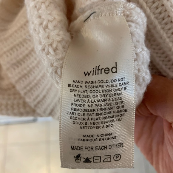 Aritzia Wilfred Merino Wool Vneck Sweater - Picture 8 of 8